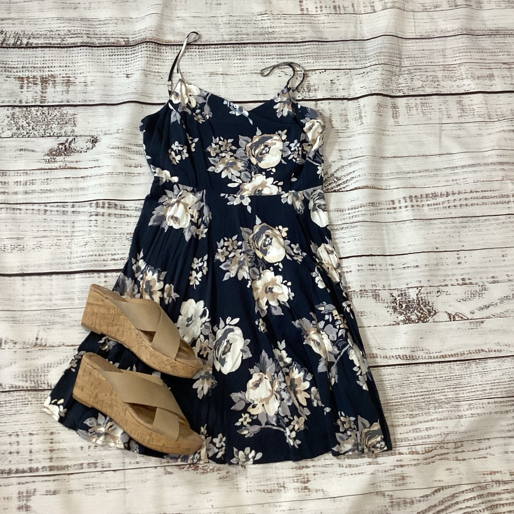 250. Old Navy Dusty Blue Floral Sundress GUC Size Large